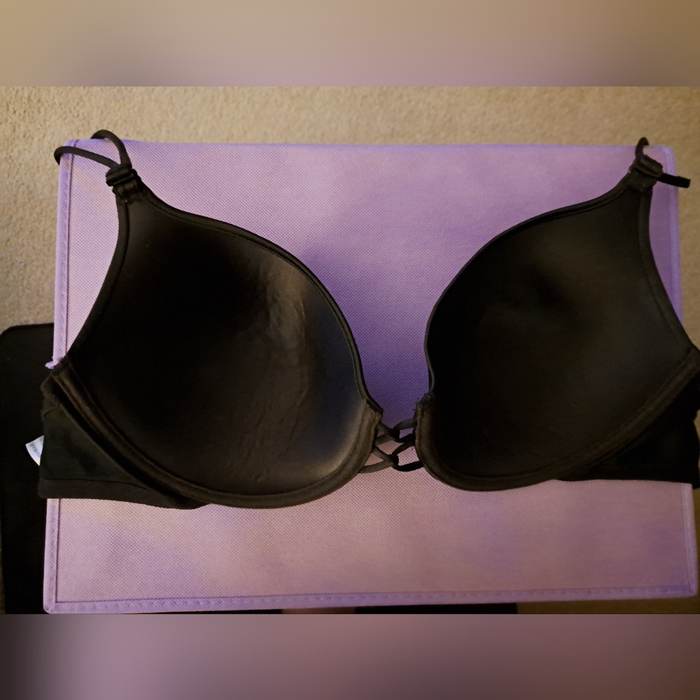 WACOAL 34DD BRA like new BLACK split straps UNDERWIRE crisscross front - Picture 3 of 4